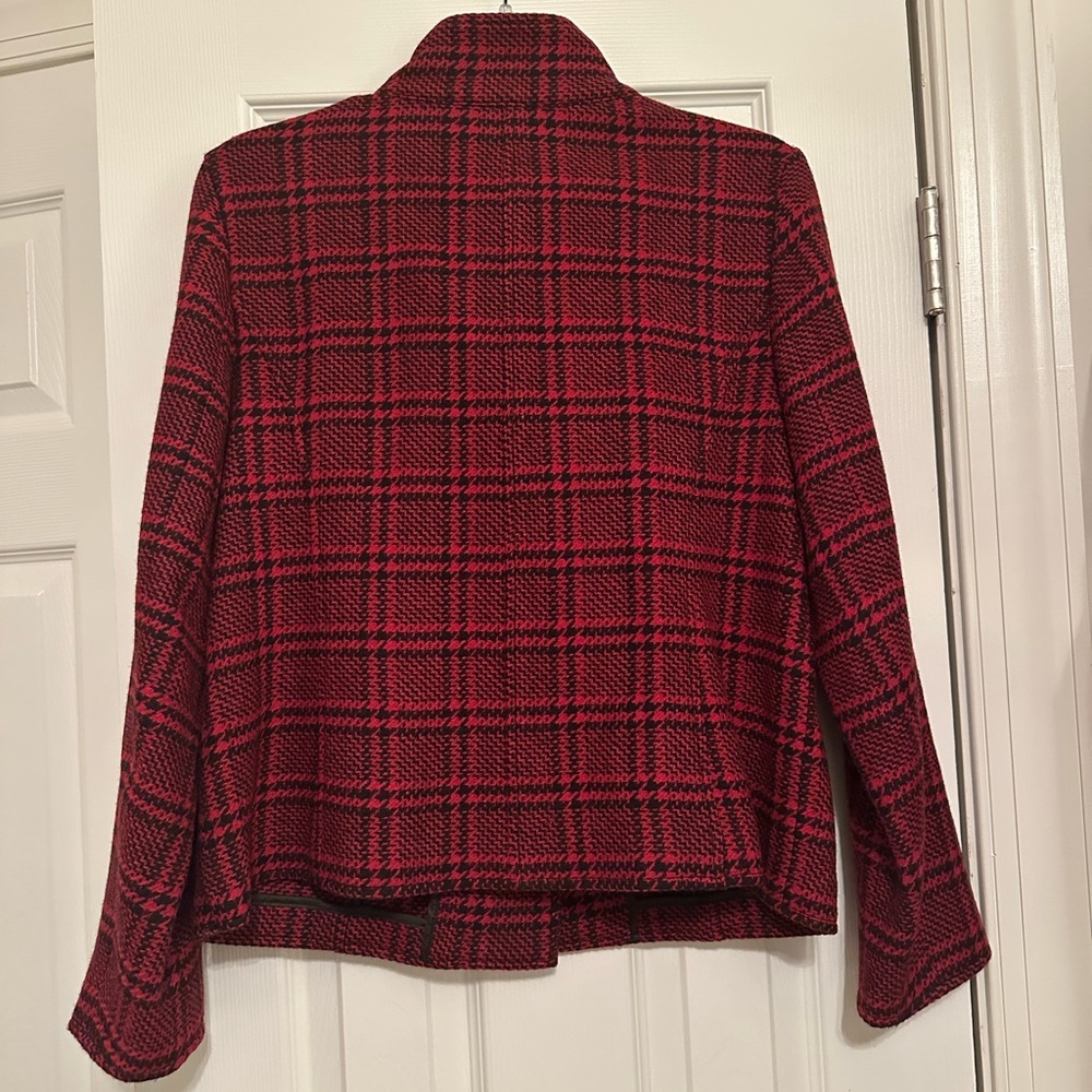 Talbots Women's Red and Black Checkered Blazer, size 12P, pre loved - Picture 7 of 8